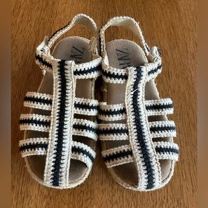 COPY - Zara girls strapped sandals - size 26